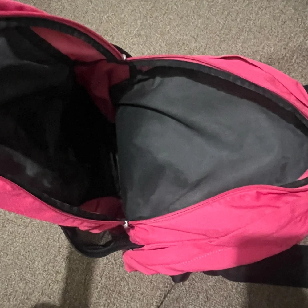📚⚽️Nike backpack with multiple pockets in Pink